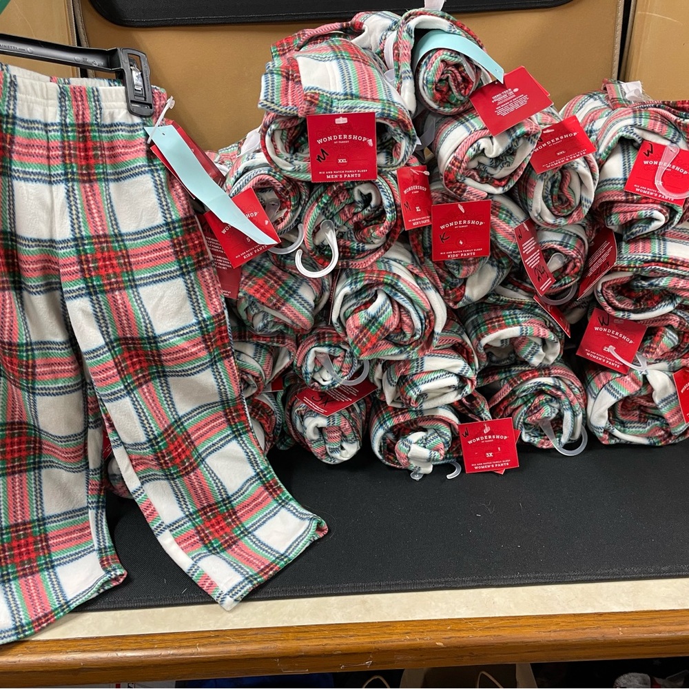 Holiday matching pajamas lounge pants - Picture 10 of 10